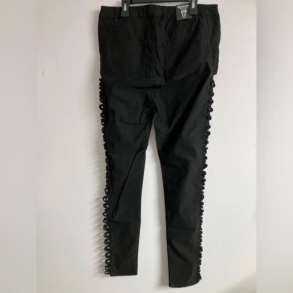 American Bazi Women’s Super Skinny High Rise Jeggings, 1X, Black, NWT, Cut Outs - Picture 10 of 10